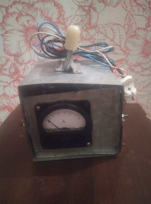 Зарядное устройство автомабильный