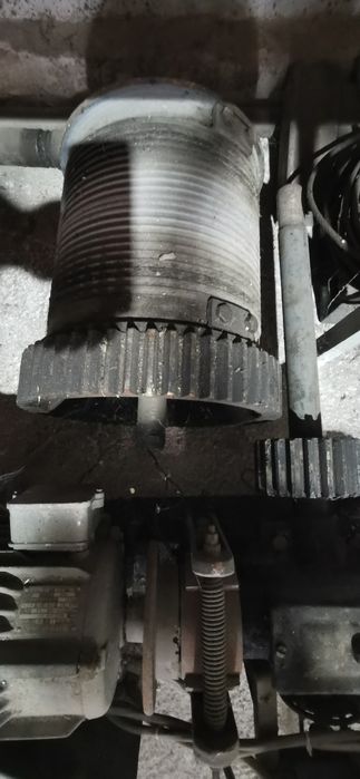 Асансьор универсален