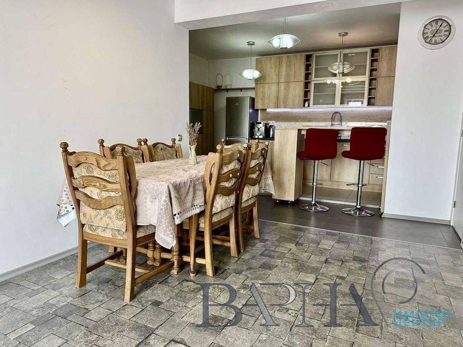 ПРОСТОРЕН АПАРТАМЕНТ! Двустайно жилище - кв. Левски!