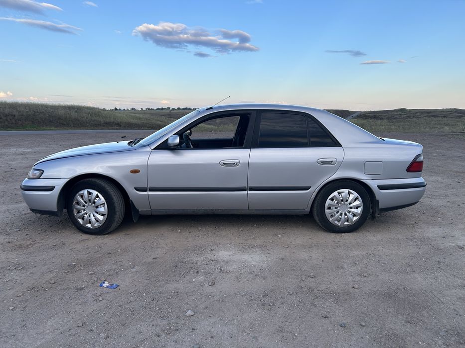 машина мазда 626 седан 1997 года