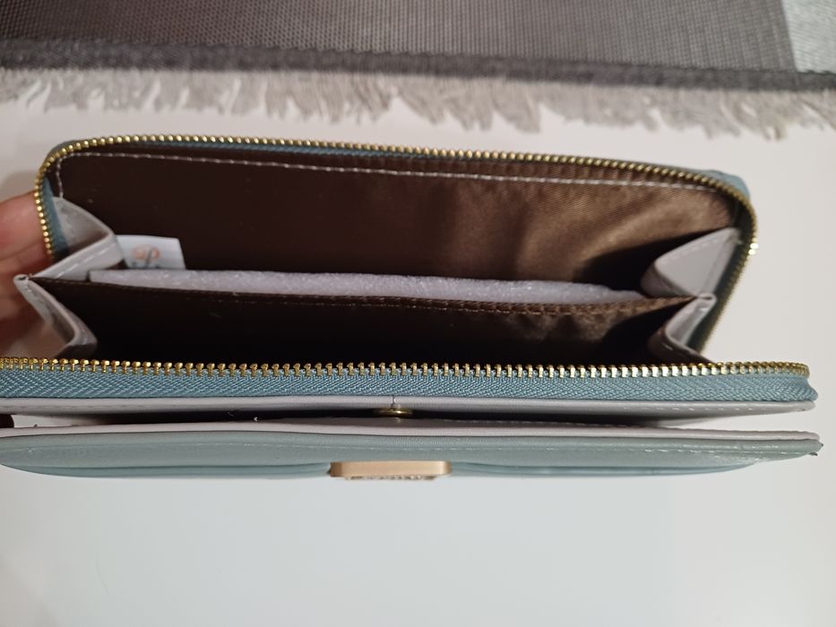 Нежно дамско портмоне от еко кожа