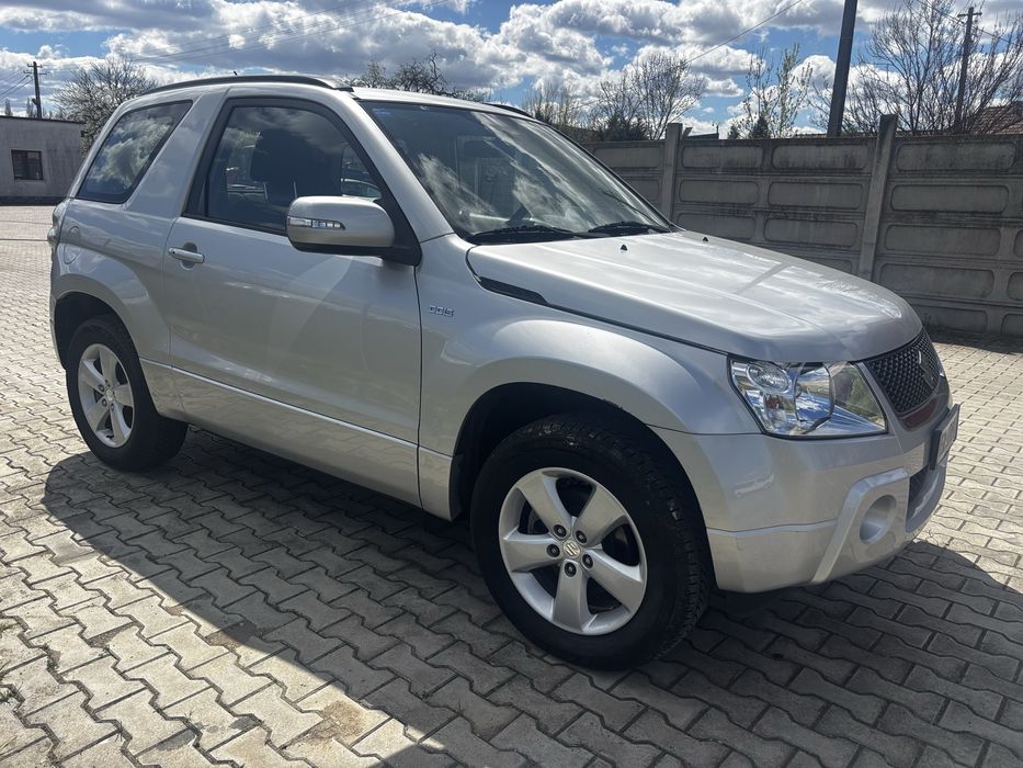 Suzuki Grand Vitara 2009 Italia fara rugina