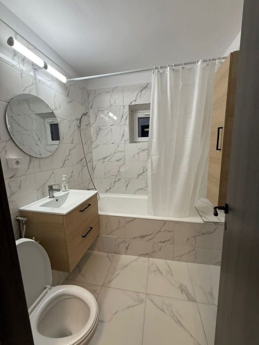 Închiriez apartament