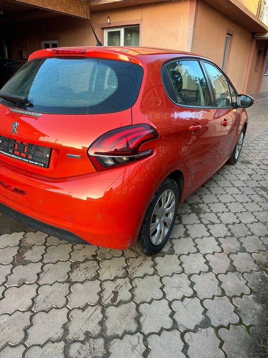 peugeot 208  An 2016