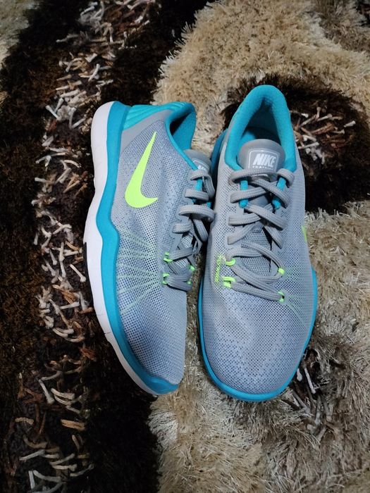 Vând Training Flex Supreme Tr 5