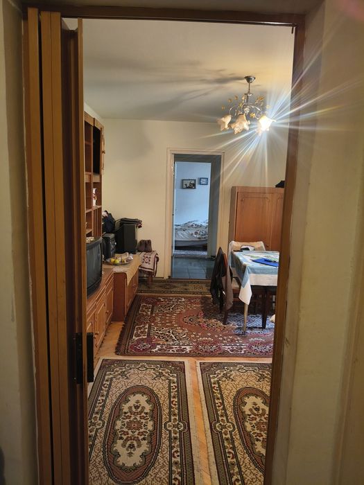 Vând apartament cu doua camere