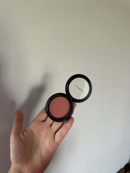 Румяна mac pinch me