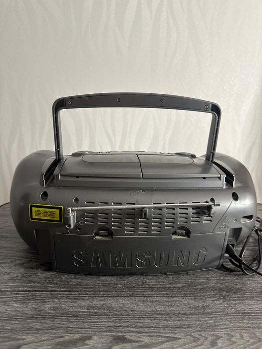 Продам магнитолу