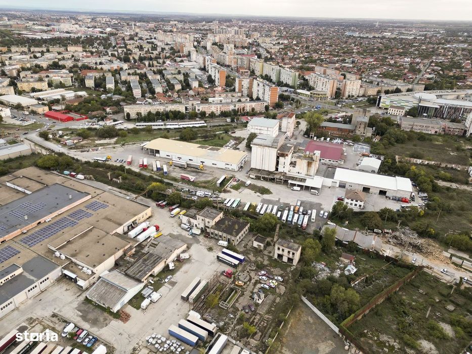 Clădiri industriale cu teren 6820mp
