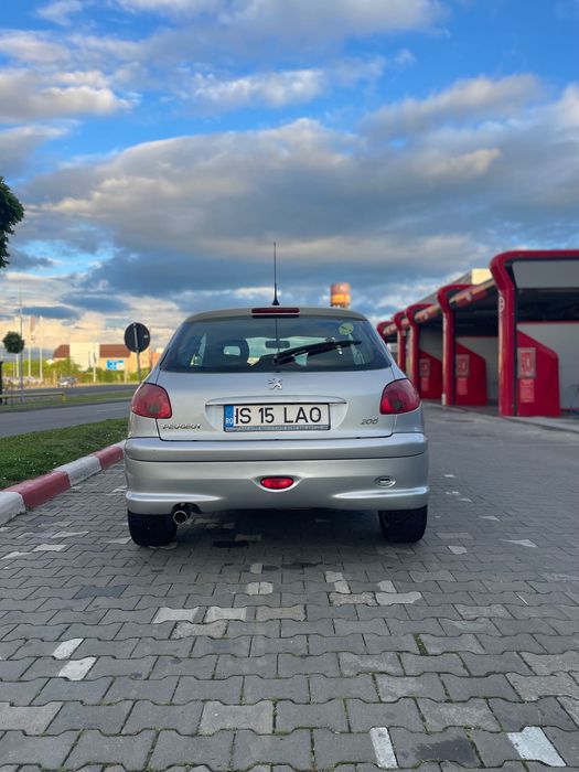 Peugeot 206 1,4 Benzină | An 2004