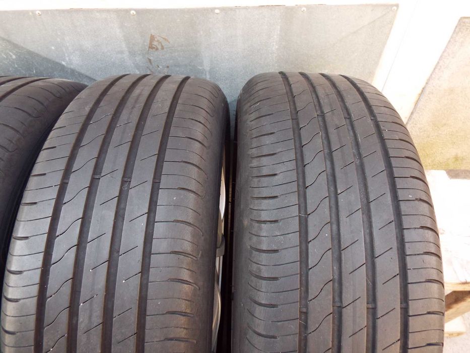 vand 4 anvelope de vara 215/55/17 goodyear efficientgrip performance2
