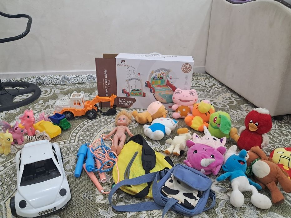 Игрушки все 3000 тг