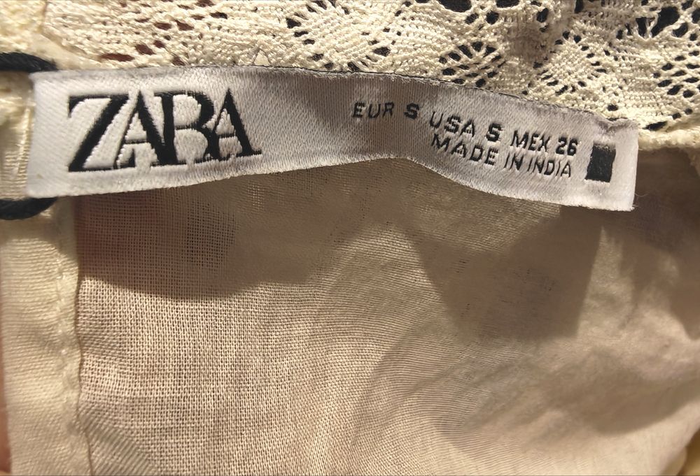 Нова блуза Zara, S