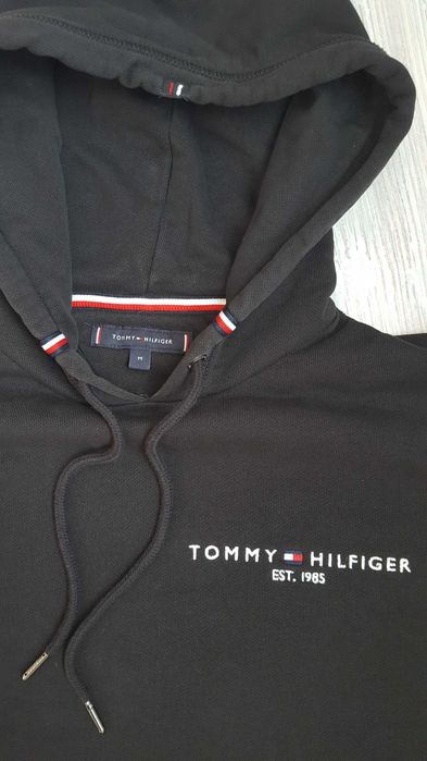 Памучен суичър Tommy Hilfiger в черно с качулка размер М