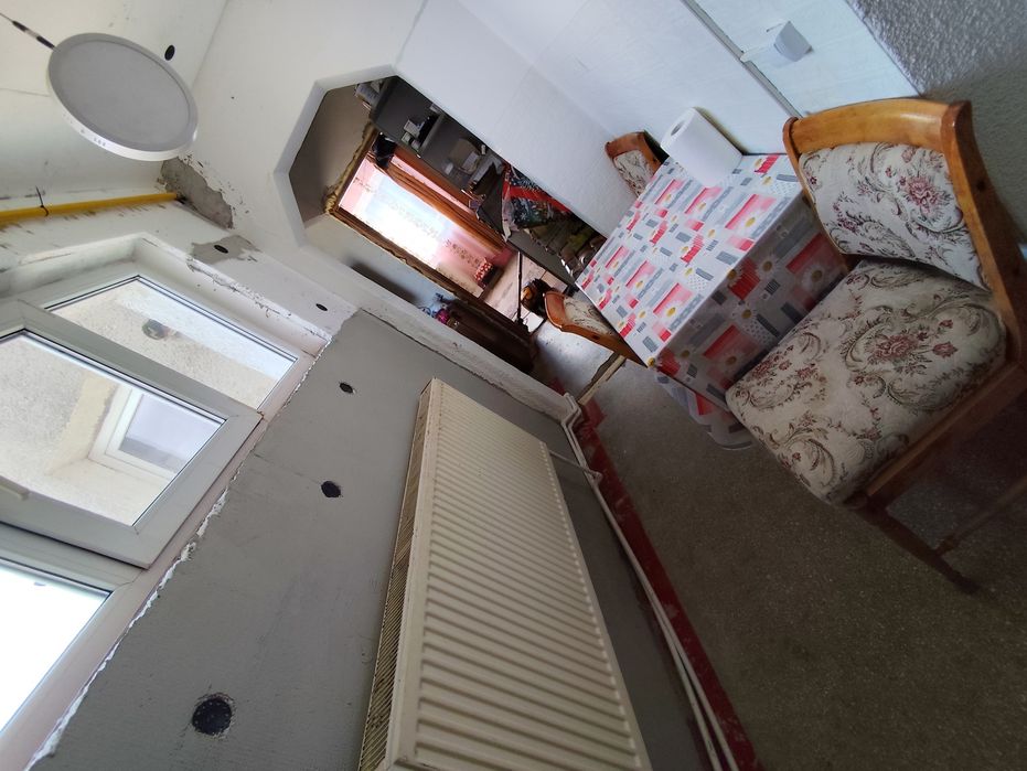 Vând apartament cu două camere