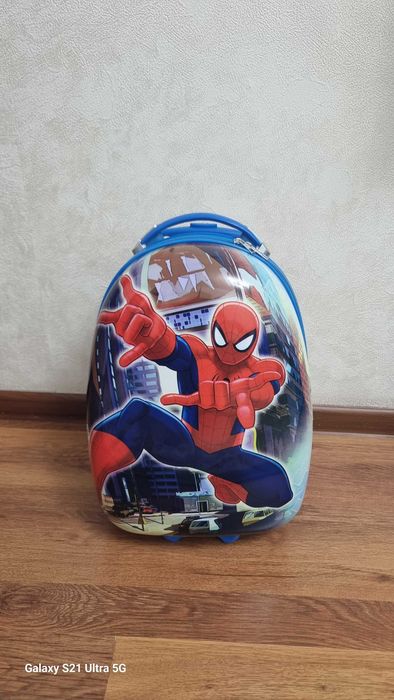 Чемодан детский новый