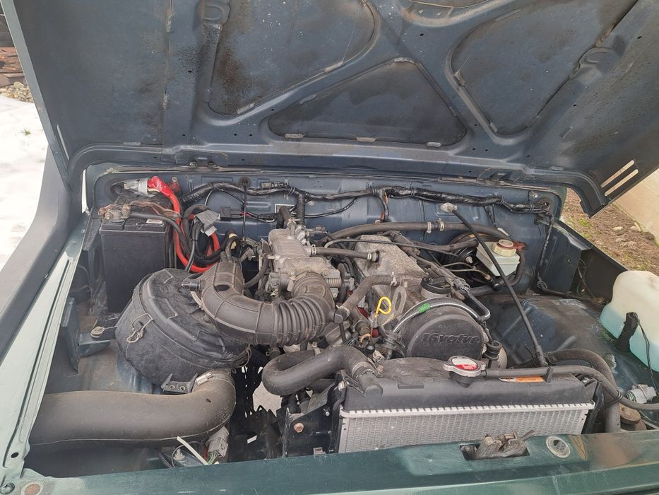 Vând Suzuki  Samurai