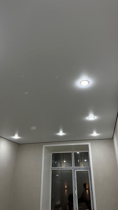 Теневой натяжной потолок