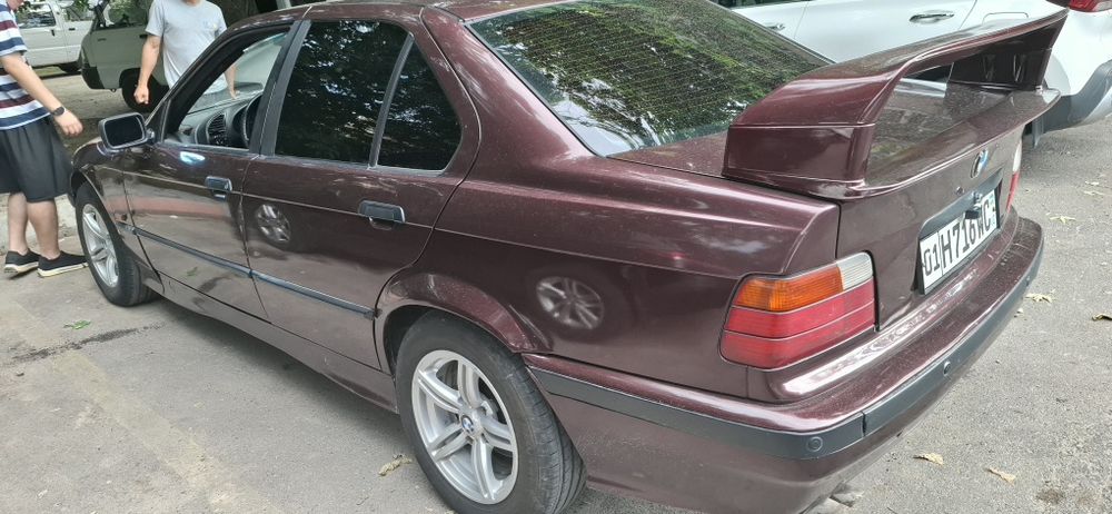 Продам машину BMW
