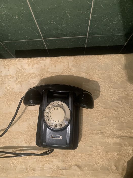 Телефон бакелитовый настольный