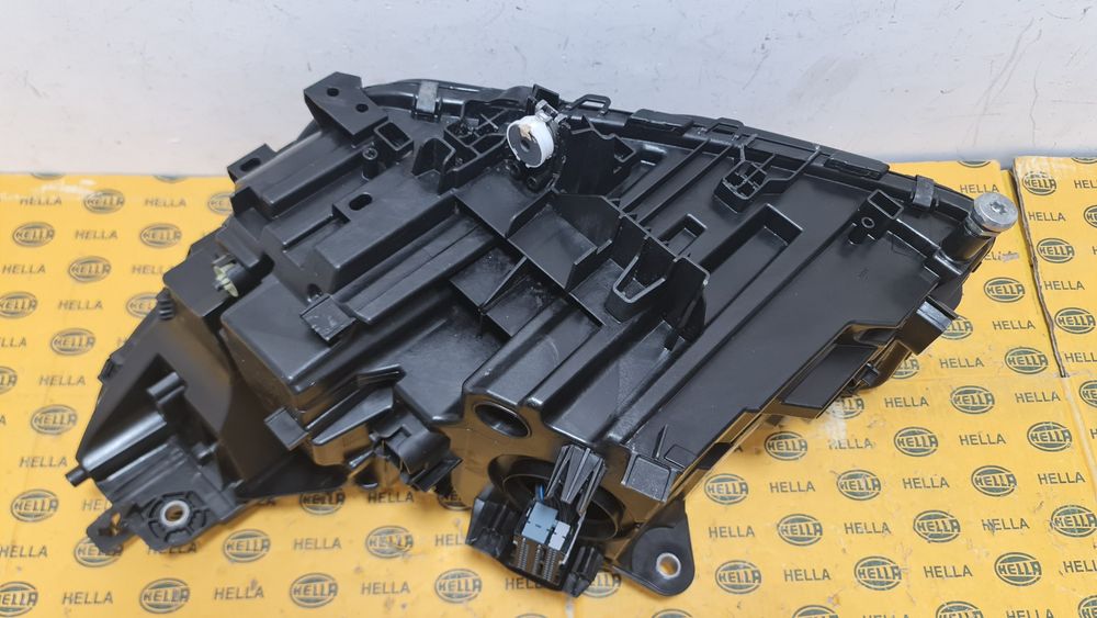 Far dreapta full led adaptiv blue shaddow line BMW 5 G60 G61 5A798D8