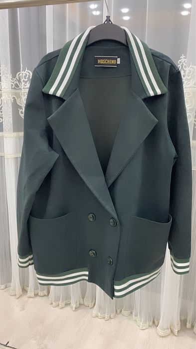 Костюмы женские стильные