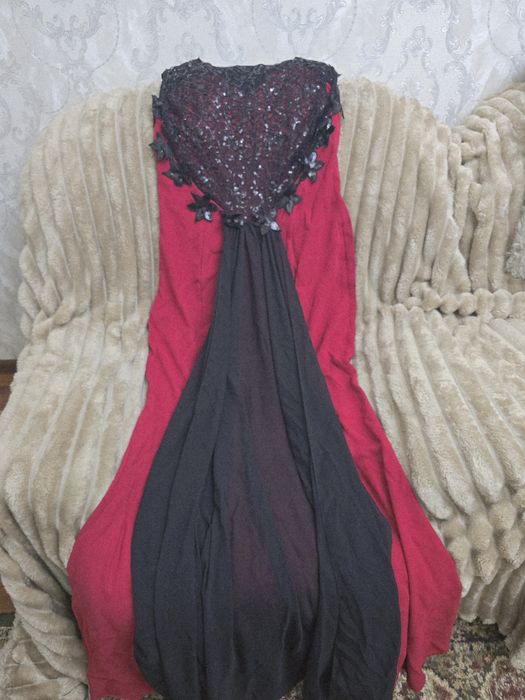 Женское пальто, дубленка, вечернее длиной платье, медовая жилетка