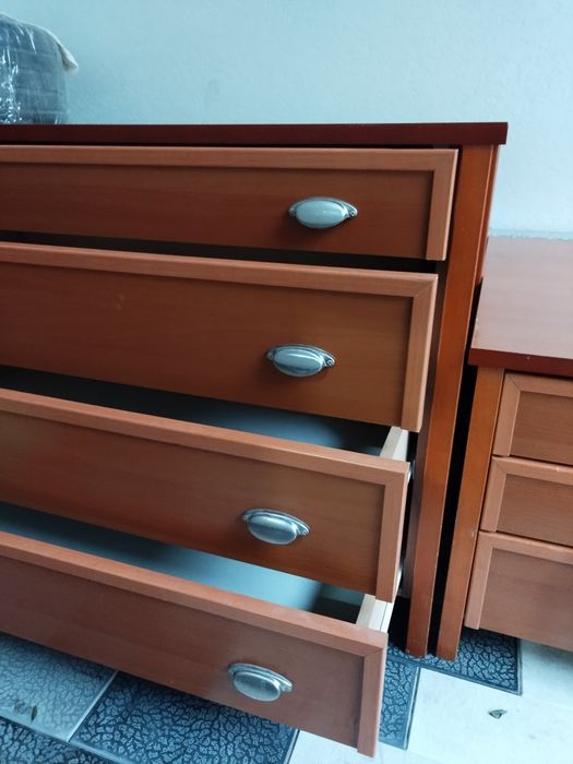 Mebel yengidey turipdi 4 ta va 2 ta oyna ham bor