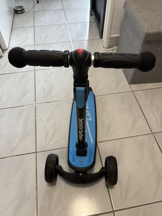 Trotinetă copii 3 roți, reglabilă, stare bună