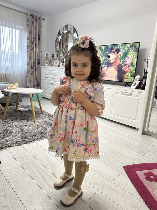 Rochita eleganta si accesoriu par marime 2,4 ani