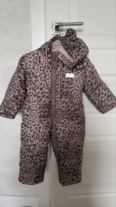 Продам комбинезон на девочку