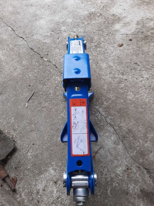 Крик за лек автомобил