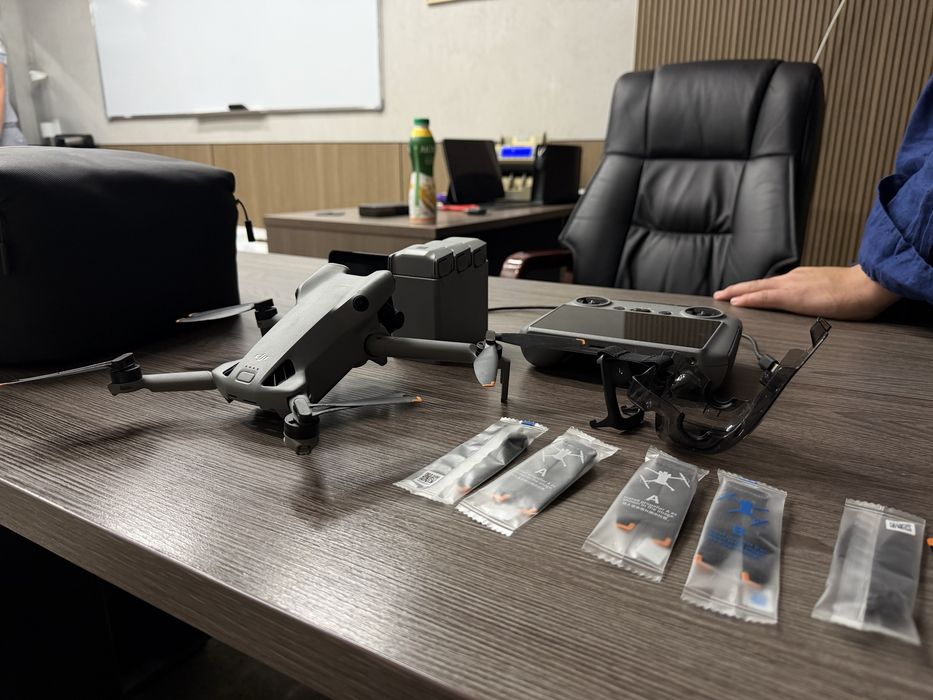 Дрон DJI Mini 5 Pro Fly More Combo Plus (DJI RC 2) серый