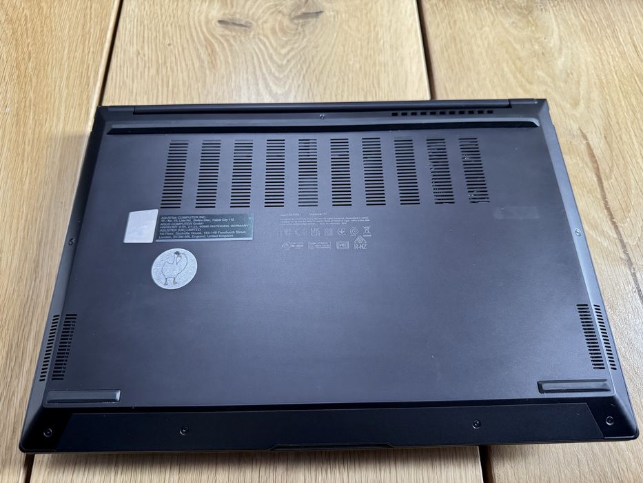 ASUS Zenbook 14 OLED UM3406H – stare excelentă