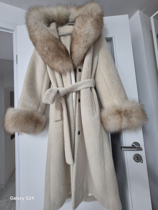 Vând palton blană naturală