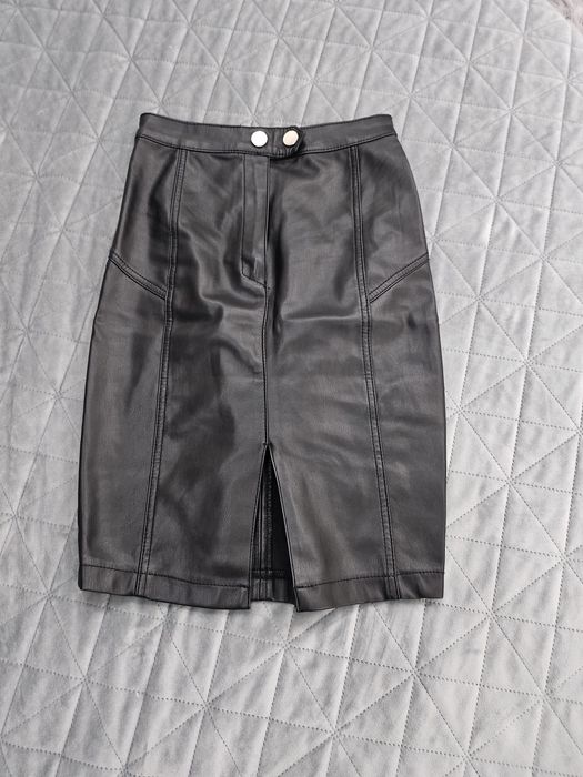 Кожена пола Теранова