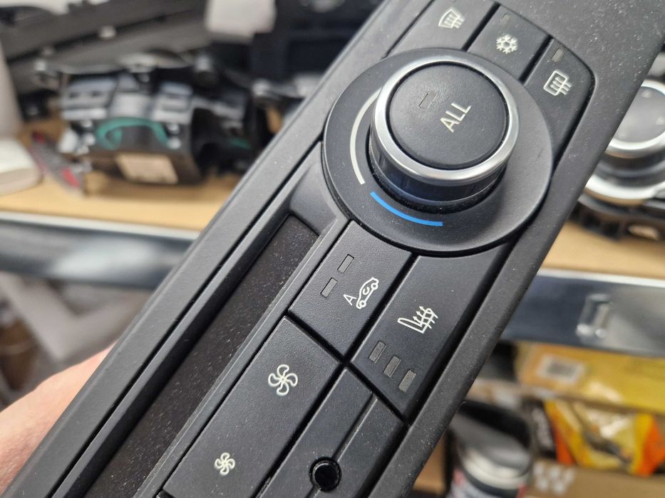 Фейс климатроник с подгрев за BMW E81 E82 E84 E87 E88 E90 E91 E92 E93