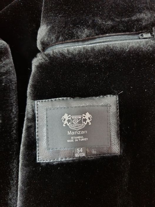 Продам новую куртку.