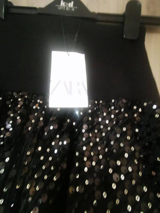 Fusta Zara, nouă cu etichetă, pentru fetite 7-8 ani