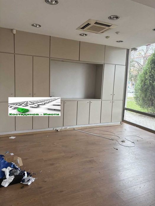 Дава се под наем Офис в Пловдив, Кършияка - 237 кв.м за 2370 € - Снимка #1