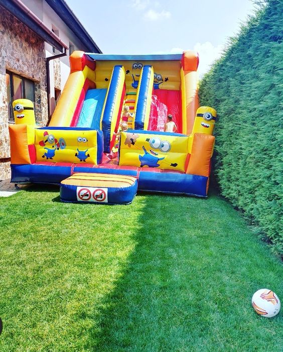 Închiriem tobogane gonflabile