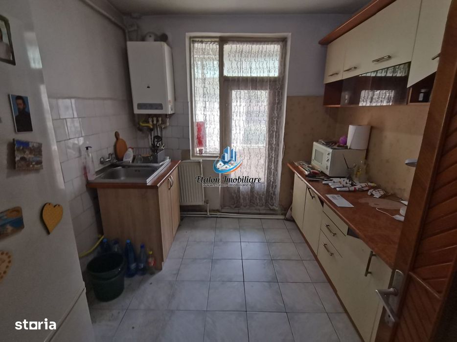 Apartament 3 camere, parter, Zona Carrefour Precista