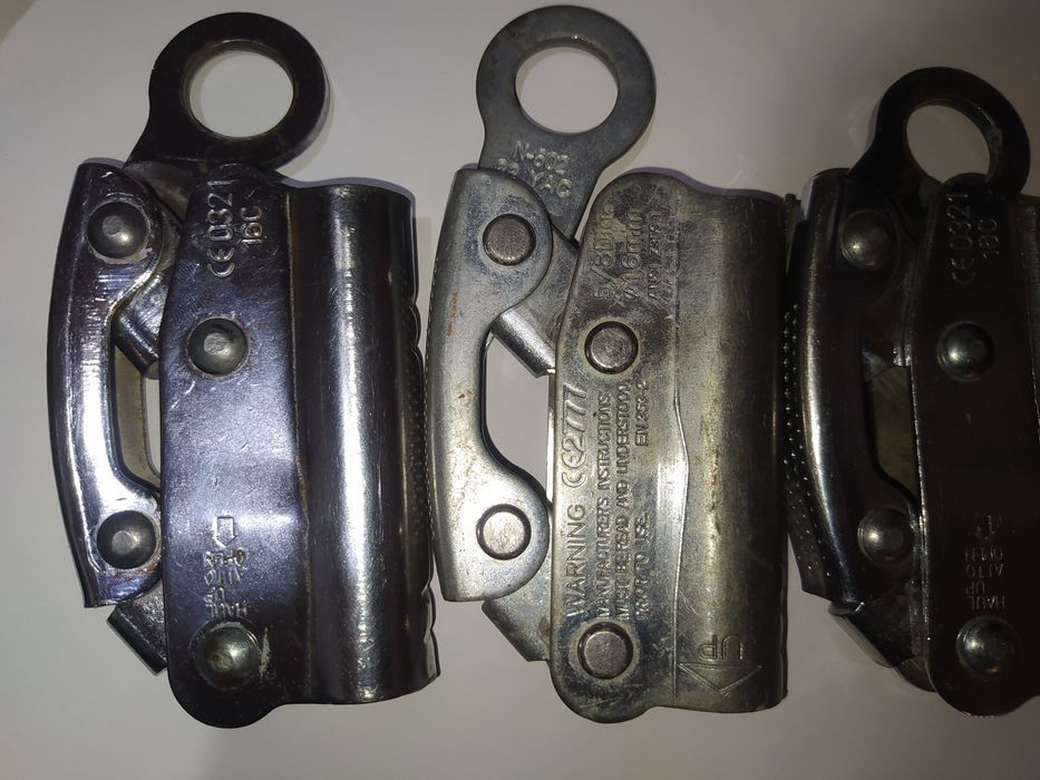 Зажим страховочный