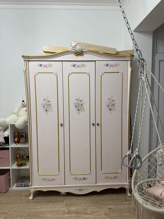 Продаю детский мебельный гарнитур для девочки