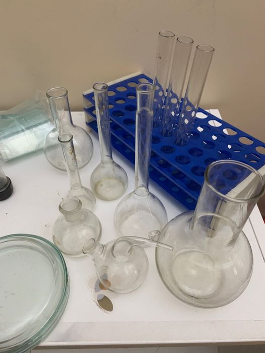 Микроскоп , окуляры,колбы, пробирки