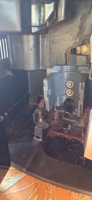 Atelier pentru repararea și igienizarea espressoarelor de cafea