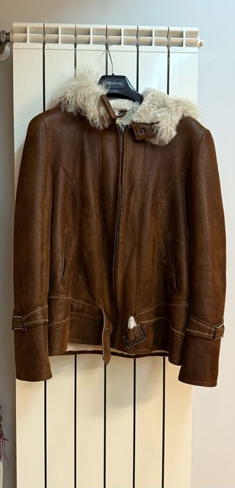 Geacă din piele cu blană naturală, mărimea 46 - Stil clasic și elegant