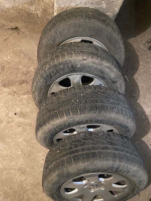 Зимни гуми за Ауди А4 205/65 R16