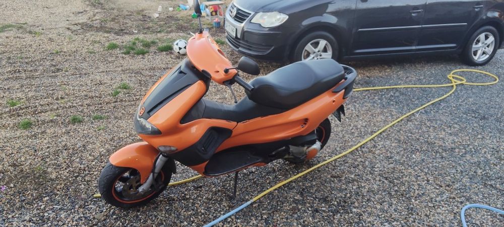 Vând Gilera Runner 49 (Acte la zi,fiscal pe loc)