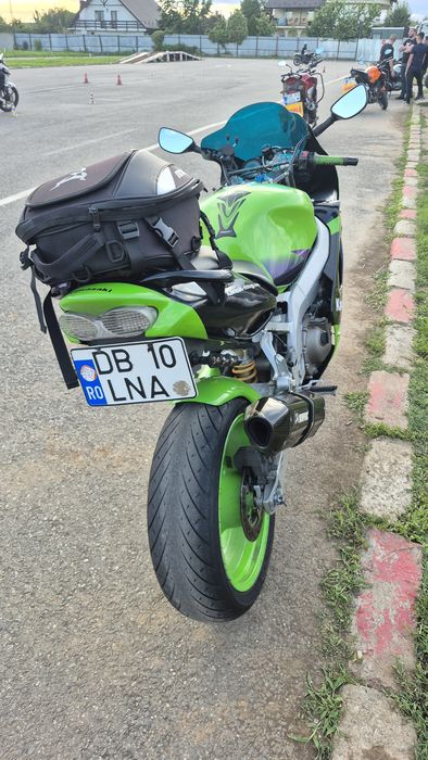 Vând Kawasaki ZX-9R 1999